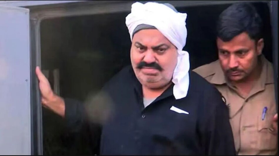 Atiq Ahmed News Live Updates: LIVE: अतीक अहमद को लेकर साबरमती जेल जा रही पुलिस, प्रयागराज से निकला काफिला Atiq Ahmed News Live Updates: LIVE: अतीक अहमद को लेकर साबरमती जेल जा रही पुलिस, प्रयागराज से निकला ...