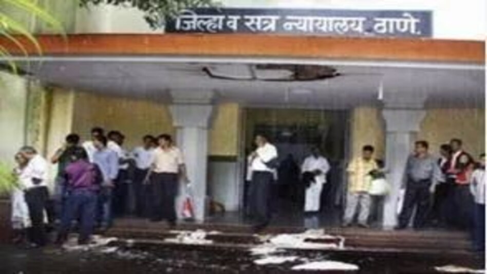 महाराष्ट्र : नाबालिग से बलात्कार के दोषी युवक को सात साल कठोर कारावास की सजा महाराष्ट्र : नाबालिग से बलात्कार के दोषी युवक को सात साल कठोर कारावास की सजा
