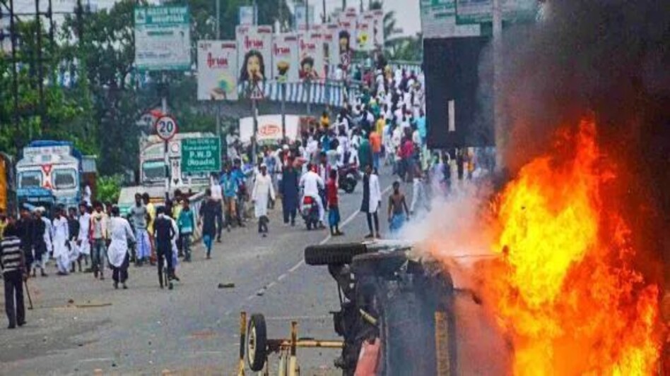 Ram Navami Clashes : राम के नाम पर हिंसा क्यों? वडोदरा, हावड़ा और लखनऊ में बवाल! Ram Navami Clashes : राम के नाम पर हिंसा क्यों? वडोदरा, हावड़ा और लखनऊ में बवाल!