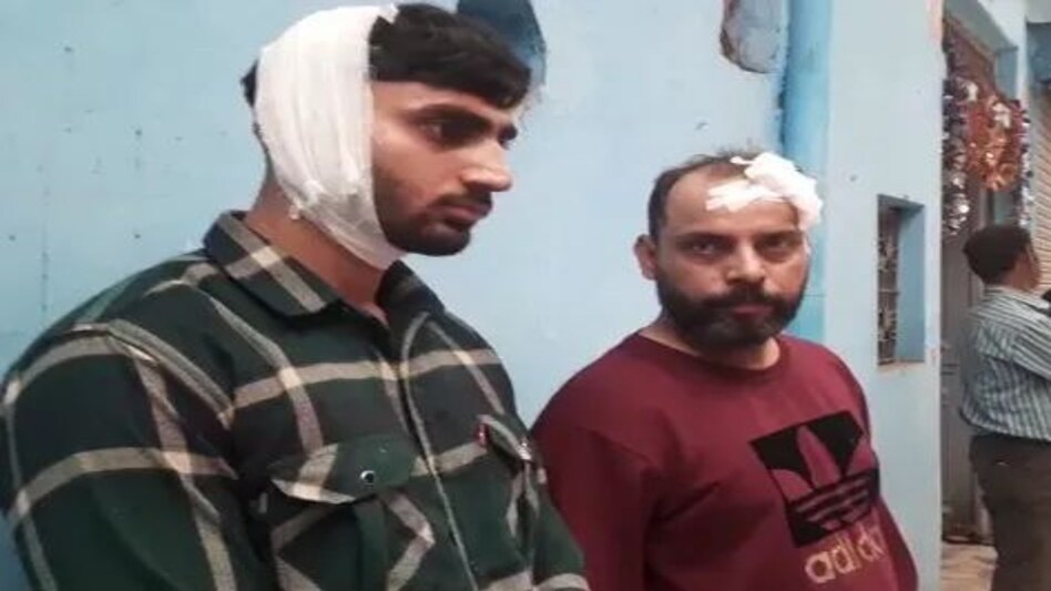 Delhi News: 8 बार चाकू मारने से हुई युवक की मौत, दबंगई कर रहे लड़को ने किया हमला Delhi News: 8 बार चाकू मारने से हुई युवक की मौत, दबंगई कर रहे लड़को ने किया हमला