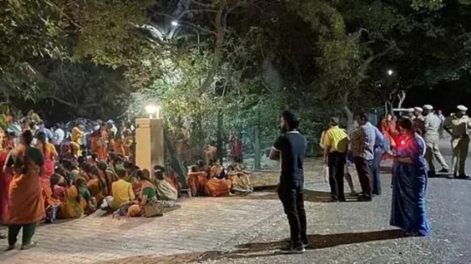 तमिलनाडु : डांस टीचर यौन उत्पीड़न के आरोप में गिरफ्तार तमिलनाडु : डांस टीचर यौन उत्पीड़न के आरोप में गिरफ्तार