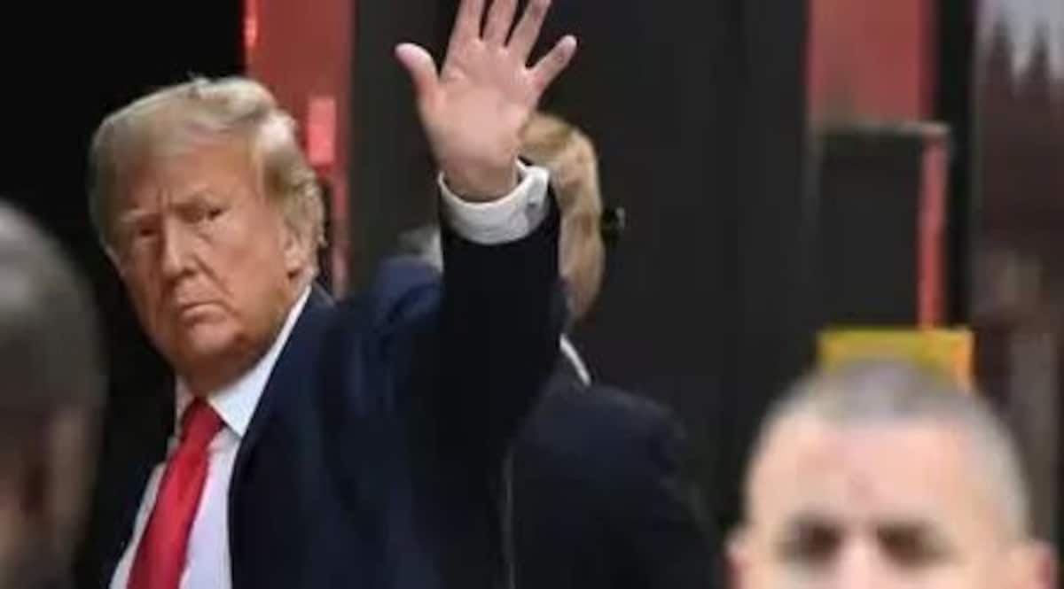 TRUMP और पोर्न स्टार के बीच क्या था रिश्ता? ट्रप की कोर्ट में पेशी! TRUMP और पोर्न स्टार के बीच क्या था रिश्ता? ट्रप की कोर्ट में पेशी!
