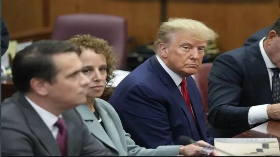 Donald Trump LIVE: पोर्न स्टार से जुड़े मामले में सुनवाई पूरी, कोर्ट ने डोनाल्ड ट्रंप पर लगाया 1.22 लाख डॉलर का जुर्माना. Donald Trump LIVE: पोर्न स्टार से जुड़े मामले में सुनवाई पूरी, कोर्ट ने डोनाल्ड ट्रंप पर लगाया 1.22...