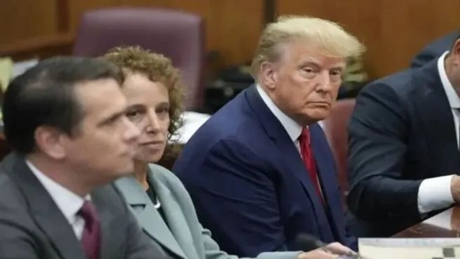 Donald Trump Live Updates: कोर्ट में सुनवाई के दौरान क्या-क्या हुआ? पोर्न स्टार को पैसा, बिल में फर्जीवाड़ा Donald Trump Live Updates: कोर्ट में सुनवाई के दौरान क्या-क्या हुआ? पोर्न स्टार को पैसा, बिल में फर...