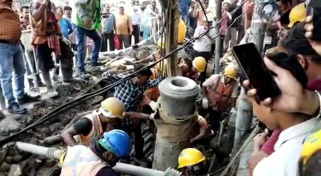 देश के इस शहर में सड़क की हुई खुदाई तो निकली 250 साल पुरानी तोप, देखें Photos kokata dumdum top cannon