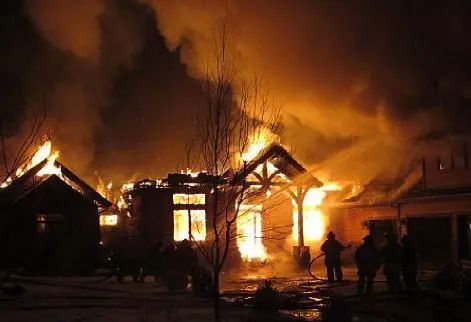 UP News: हरदोई में झोपड़ी में आग लगने से दो बच्चों की जिंदा जलकर मौत Social Media