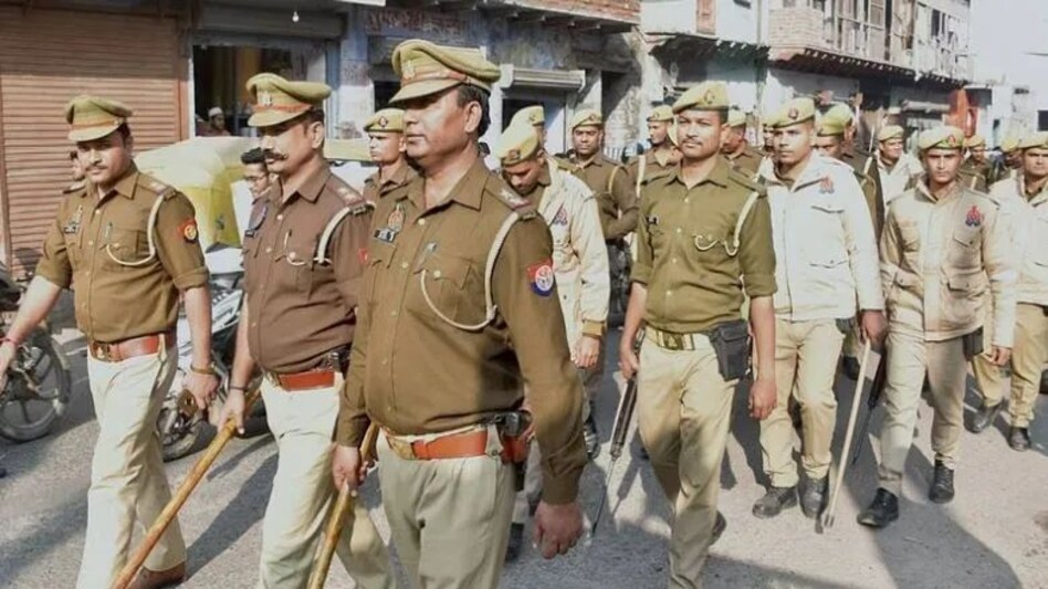 UP News: बिना इजाजत आंबेडकर की प्रतिमा स्थापित करने पर 18 लोगों के खिलाफ केस दर्ज, पुलिस ग्रामीणों मे झड़प UP News: बिना इजाजत आंबेडकर की प्रतिमा स्थापित करने पर 18 लोगों के खिलाफ केस दर्ज, पुलिस ग्रामीणों ...