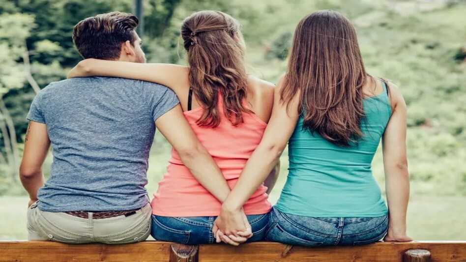 Bihar News: आशिकी के बीच आ रहा था बेटा और पत्नी तो कर दिया दोनों का कत्ल Bihar News: आशिकी के बीच आ रहा था बेटा और पत्नी तो कर दिया दोनों का कत्ल