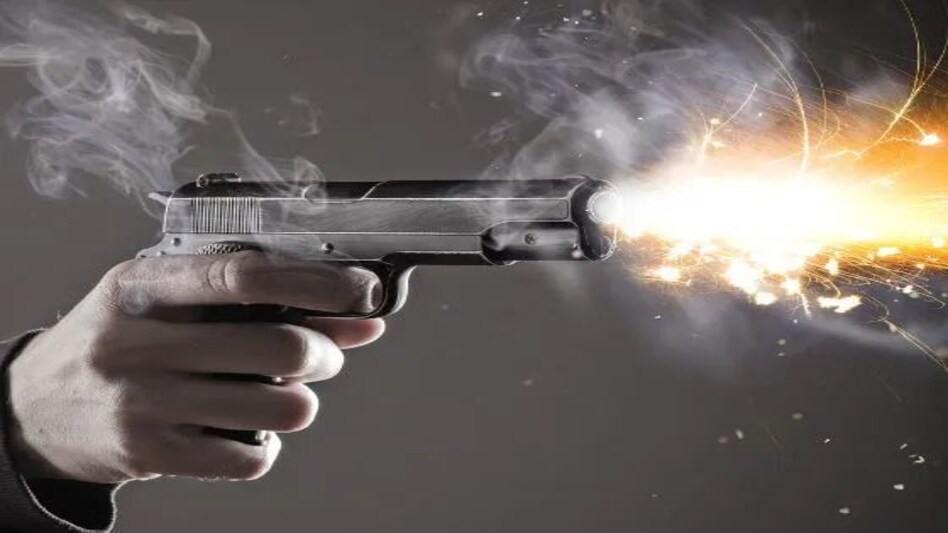 UP News: जमीन नहीं दी तो मामा ने अपने ही भांजे को गोली मारकर पहुंचाया हॉस्पिटल UP News: जमीन नहीं दी तो मामा ने अपने ही भांजे को गोली मारकर पहुंचाया हॉस्पिटल