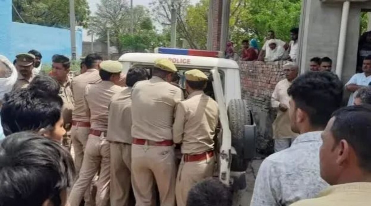 UP News: यूपी में ट्रिपल मर्डर, पैसे ना मिलने पर बेटे ने बाप, चाचा और बुआ का किया कत्ल Social Media