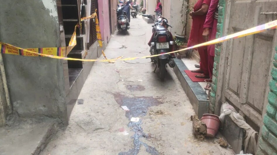 Delhi News: युवक की दिनदहाड़े चाकू मारकर हत्या, आरोपी ने इस वजह से दिया वारदात को अंजाम Delhi News: युवक की दिनदहाड़े चाकू मारकर हत्या, आरोपी ने इस वजह से दिया वारदात को अंजाम