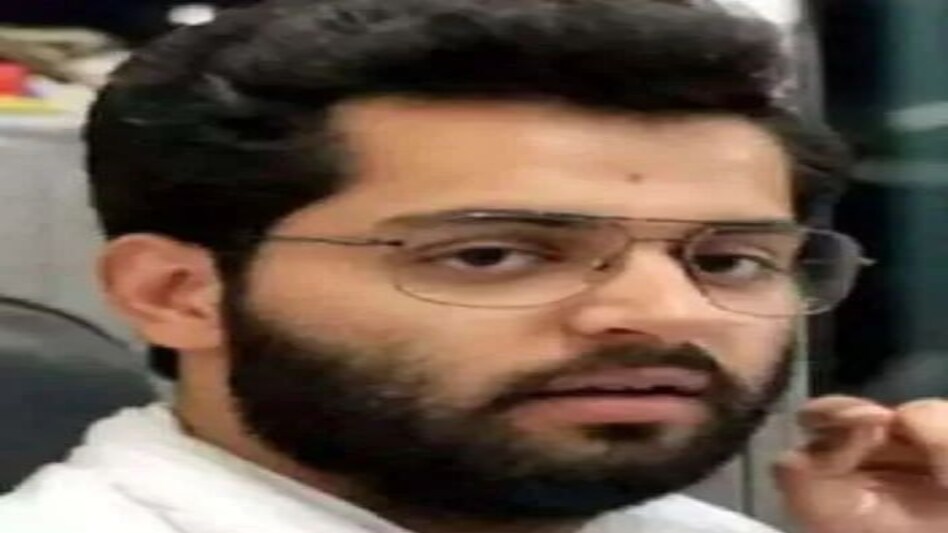 Atiq Encounter : अतीक का बेटा असद और शूटर गुलाम मोहम्मद झांसी एनकाउंटर में ढेर, दोनों पर था पांच लाख का इनाम Atiq Encounter : अतीक का बेटा असद और शूटर गुलाम मोहम्मद झांसी एनकाउंटर में ढेर, दोनों पर था पांच ला...