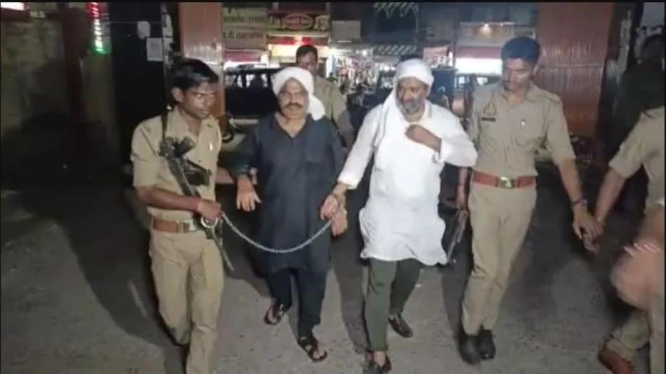 मरने से पहले अशरफ ने लिखा था खत, लिफाफे में बंद हैं अतीक अहमद और अशरफ को मरवाने वालों के नाम? मरने से पहले अशरफ ने लिखा था खत, लिफाफे में बंद हैं अतीक अहमद और अशरफ को मरवाने वालों के नाम?