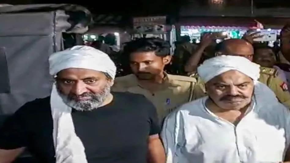 अतीक अहमद को करीब से मारी गई थीं 8 गोली, पोस्टमॉर्टम रिपोर्ट में पता चला कि जिस्म में कहां-कहां लगी गोली, जानें अतीक अहमद को करीब से मारी गई थीं 8 गोली, पोस्टमॉर्टम रिपोर्ट में पता चला कि जिस्म में कहां-कहां लगी...