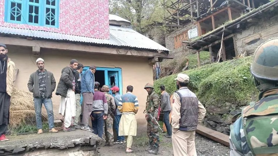 Kashmir News: जम्मू-कश्मीर के किश्तवाड़ में विस्फोट से एक व्यक्ति की मौत, एक घायल Kashmir News: जम्मू-कश्मीर के किश्तवाड़ में विस्फोट से एक व्यक्ति की मौत, एक घायल