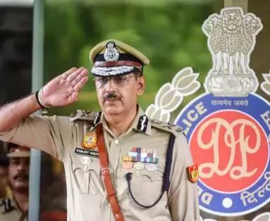 Delhi Police Corruption: दिल्ली पुलिस में हुआ करोड़ों का घोटाला, जिले के कई डीसीपी रडार पर! गृह मंत्रालय की नजर Delhi Police Corruption: दिल्ली पुलिस में हुआ करोड़ों का घोटाला, जिले के कई डीसीपी रडार पर! गृह मंत...