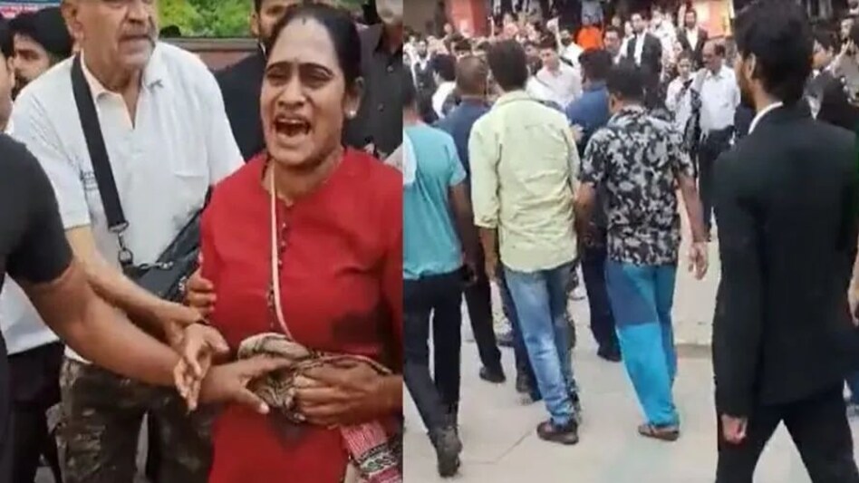 देखें वीडियो - Delhi Crime News: दिल्ली के साकेत कोर्ट परिसर में फायरिंग, महिला को मारी गोली, कैसे हथियार लेकर घुसा हमलावर? सुरक्षा में हुई लापरवाही देखें वीडियो - Delhi Crime News: दिल्ली के साकेत कोर्ट परिसर में फायरिंग, महिला को मारी गोली, कैसे ...