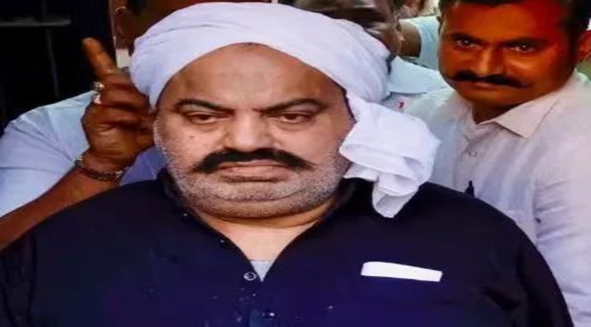 Atiq Case: अतीक एंड कंपनी से कब्जाई जमीन वापस लेगी सरकार Atiq Case: पिछले 2 साल से अतीक अहमद की अवैध संपत्तियों पर योगी सरकार का बुलडोजर चल रहा है