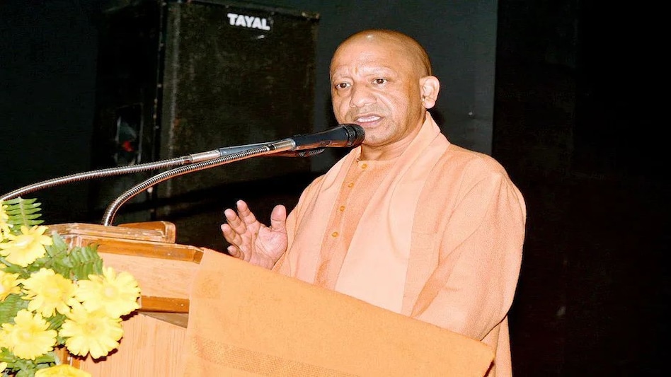 CM योगी को मारने की धमकी के पीछे गर्लफ्रेंड वाला एंगल निकला, आरोपी ने इस वजह से दी थी धमकी, बड़ा खुलासा CM योगी को मारने की धमकी के पीछे गर्लफ्रेंड वाला एंगल निकला, आरोपी ने इस वजह से दी थी धमकी, बड़ा खु...