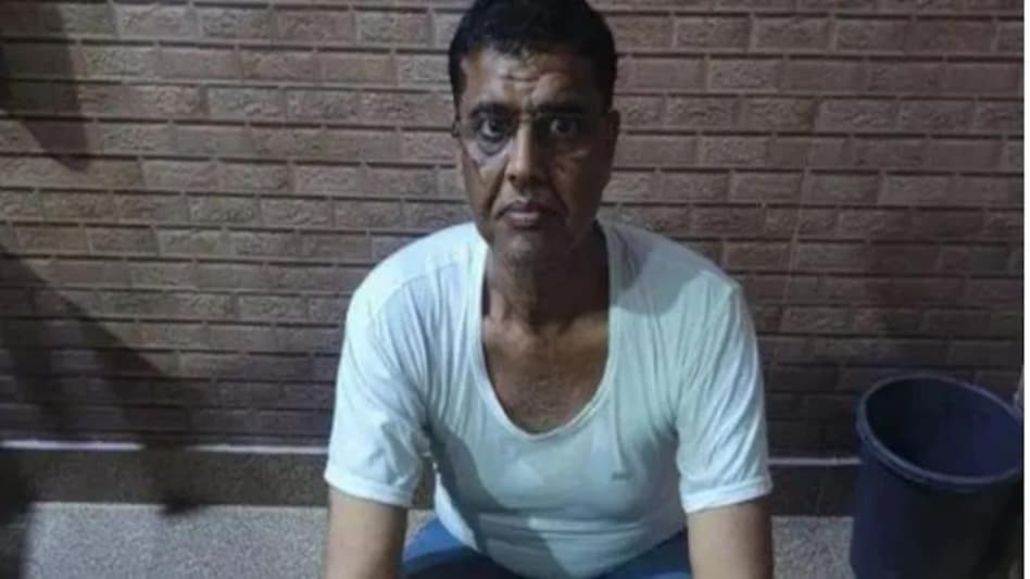 Umesh Pal Murder: अतीक का जीजा डॉक्टर अखलाक सस्पेंड, उमेशपाल के कातिलों को दी थी पनाह Umesh Pal Murder: अतीक का जीजा डॉक्टर अखलाक सस्पेंड, उमेशपाल के कातिलों को दी थी पनाह