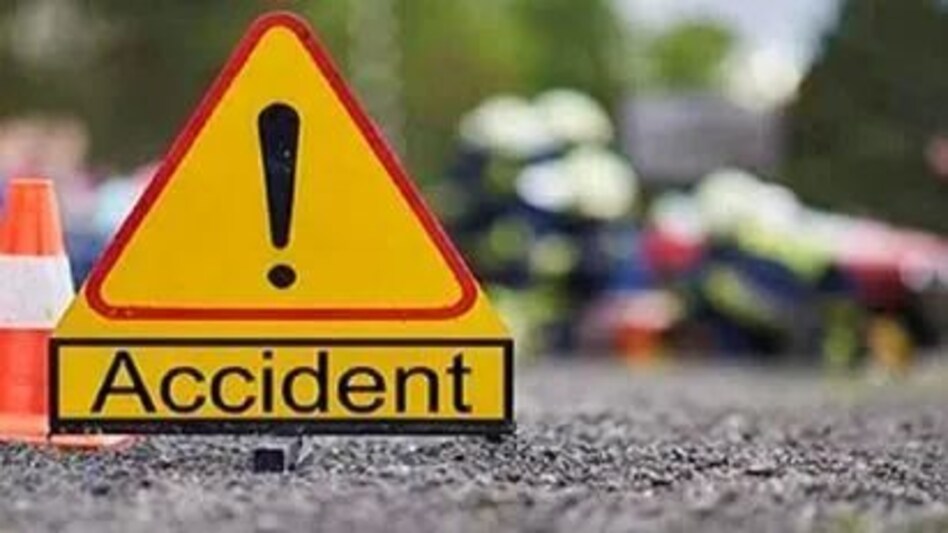 UP News : पूर्वांचल एक्सप्रेस-वे पर सड़क हादसे में तीन महिलाओं समेत पांच लोगों की मौत UP News : पूर्वांचल एक्सप्रेस-वे पर सड़क हादसे में तीन महिलाओं समेत पांच लोगों की मौत