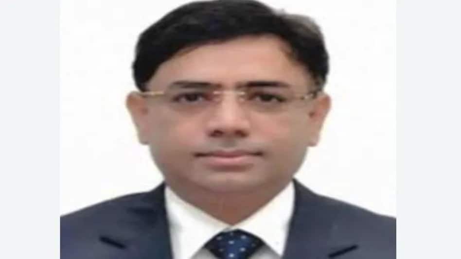 हरियाणा के IAS विजय सिंह दहिया की अग्रिम जमानत याचिका खारिज, गिरफ्तारी की तलवार लटकी हरियाणा के IAS विजय सिंह दहिया की अग्रिम जमानत याचिका खारिज, गिरफ्तारी की तलवार लटकी