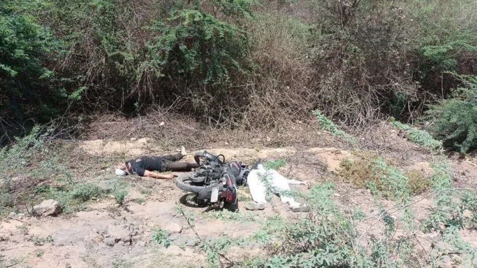 दिल्ली में बने थे अतीक के बेटे असद व शूटर गुलाम के फर्जी आधार कार्ड, ये खुलासा चौंका देगा! दिल्ली में बने थे अतीक के बेटे असद व शूटर गुलाम के फर्जी आधार कार्ड, ये खुलासा चौंका देगा!