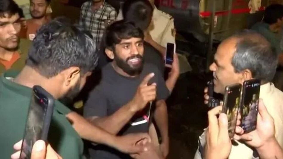 क्या फोल्डिंग बेड से कानून-व्यवस्था बिगड़ सकती थी? पहलवानों ने क्या दिल्ली पुलिस को पटखनी दी? क्या फोल्डिंग बेड से कानून-व्यवस्था बिगड़ सकती थी? पहलवानों ने क्या दिल्ली पुलिस को पटखनी दी?