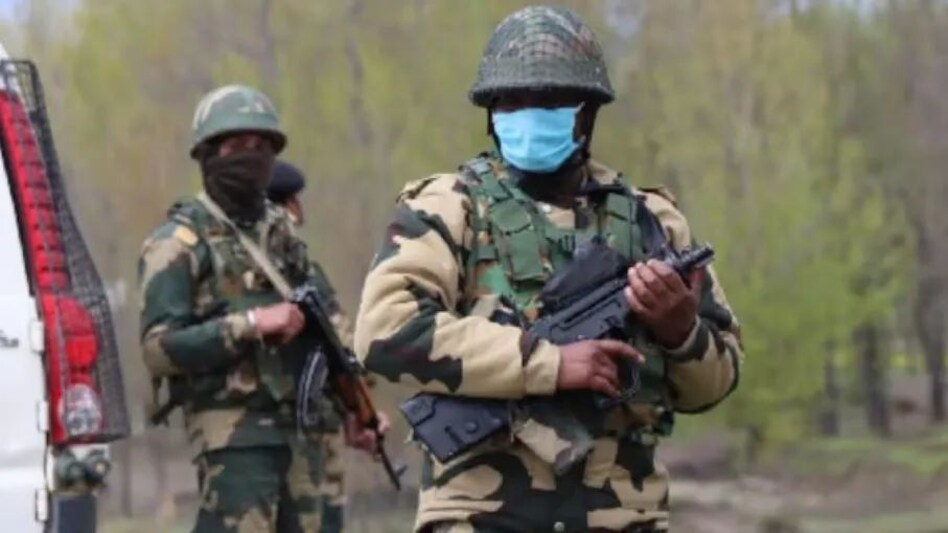 जम्मू-कश्मीर के बारामूला में सुरक्षा बलों के साथ मुठभेड़ में आतंकवादी ढेर जम्मू-कश्मीर के बारामूला में सुरक्षा बलों के साथ मुठभेड़ में आतंकवादी ढेर