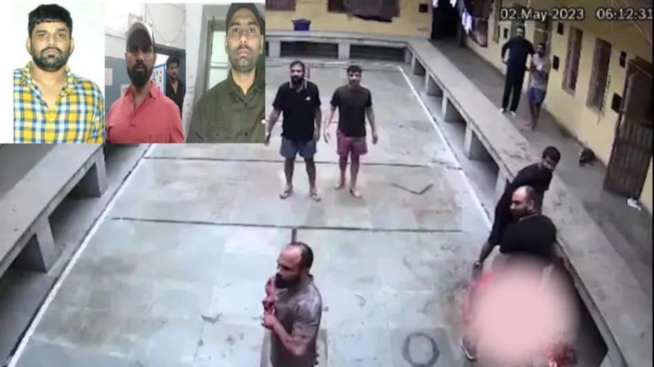 टिल्लू ताजपुरिया के हत्यारों को दूसरी जेल में शिफ्ट किया गया, जेल में गैंगवार की आशंका टिल्लू ताजपुरिया के हत्यारों को दूसरी जेल में शिफ्ट किया गया, जेल में गैंगवार की आशंका