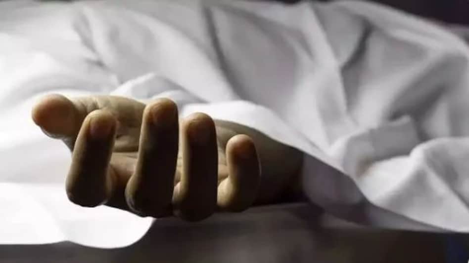 यूपी में लूटपाट के दौरान 80 साल की महिला की हत्या, मंदिर में सेवादार थीं बुजुर्ग, आरोपी गिरफ्तार यूपी में लूटपाट के दौरान 80 साल की महिला की हत्या, मंदिर में सेवादार थीं बुजुर्ग, आरोपी गिरफ्तार