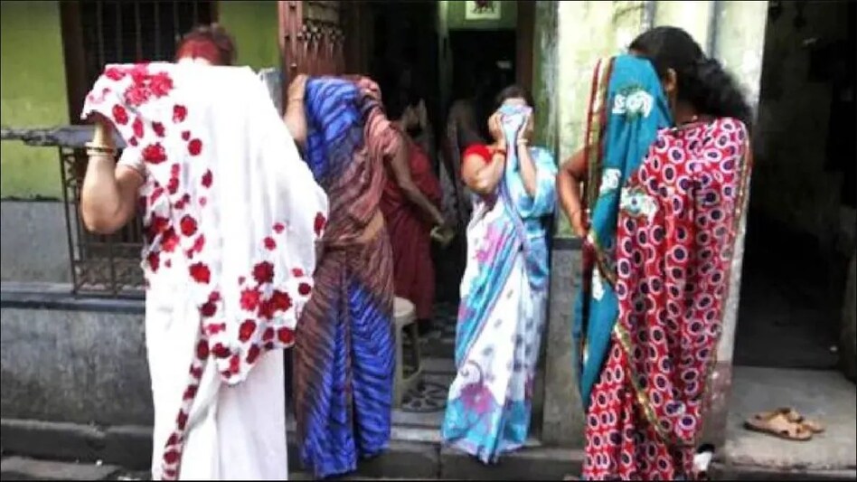 ऑटो वाले से पूछा 'रेड लाइट एरिया किधर है', यूपी से मुंबई गया कपल हुआ गिरफ्तार ऑटो वाले से पूछा 'रेड लाइट एरिया किधर है', यूपी से मुंबई गया कपल हुआ गिरफ्तार