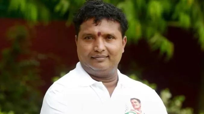 यौन उत्पीड़न मामले में गुवाहाटी पुलिस के समक्ष पेश हुए युवा कांग्रेस अध्यक्ष श्रीनिवास यौन उत्पीड़न मामले में गुवाहाटी पुलिस के समक्ष पेश हुए युवा कांग्रेस अध्यक्ष श्रीनिवास