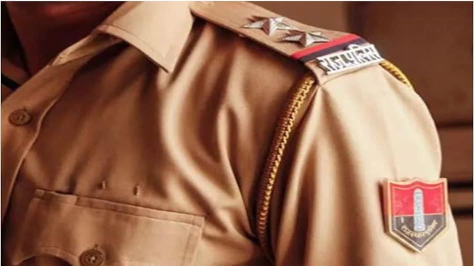 ‘डॉन’ हो या ‘पुष्पा’ पुलिस के आगे झुकेगा भी और टूटेगा भी, सोशल मीडिया में वायरल 'Tweet' ने किया कमाल ‘डॉन’ हो या ‘पुष्पा’ पुलिस के आगे झुकेगा भी और टूटेगा भी, सोशल मीडिया में वायरल 'Tweet' ने किया कमा...