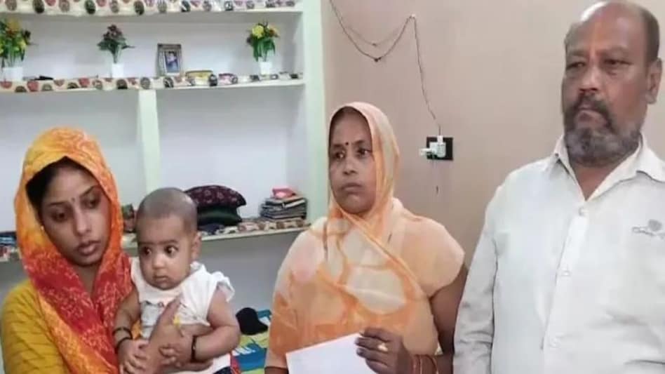 अतीक अहमद के गुर्गों ने दी हिंदू परिवार को धमकी अतीक अहमद के गुर्गों ने दी हिंदू परिवार को धमकी