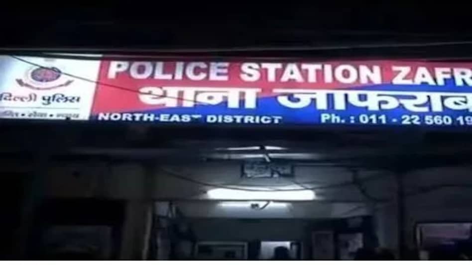 दिल्ली में कार के अंदर मिली युवक की लाश, कौन था आखिरी वक्त में अर्जुन के साथ? दिल्ली में कार के अंदर मिली युवक की लाश, कौन था आखिरी वक्त में अर्जुन के साथ?