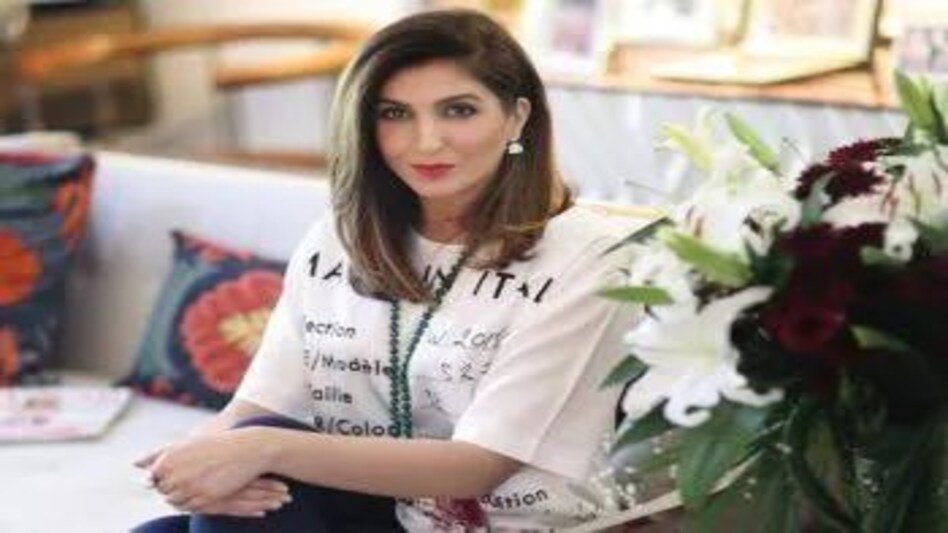 फैशन डिजाइनर और लाहौर में कमांडर हाउस हमले की 'मास्टरमाइंड' खदीजा शाह पाकिस्तान में गिरफ्तार फैशन डिजाइनर और लाहौर में कमांडर हाउस हमले की 'मास्टरमाइंड' खदीजा शाह पाकिस्तान में गिरफ्तार