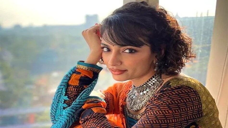 TV सीरियल 'साराभाई वर्सेज साराभाई 2' की एक्ट्रेस वैभवी उपाध्याय की दर्दनाक मौत, 50 फीट नीचे खाई में गिरी गाड़ी, देखें फोटो TV सीरियल 'साराभाई वर्सेज साराभाई 2' की एक्ट्रेस वैभवी उपाध्याय की दर्दनाक मौत, 50 फीट नीचे खाई में...