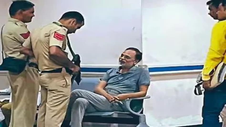 Satyendar Jain : सत्येंद्र जैन को मिली जमानत, जेल से बाहर आएंगे Satyendar Jain : सत्येंद्र जैन को मिली जमानत, जेल से बाहर आएंगे