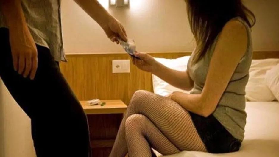 जिस होटल में है बीजेपी ऑफिस, वहां चल रहा था सेक्स रैकेट ? जिस होटल में है बीजेपी ऑफिस, वहां चल रहा था सेक्स रैकेट ?