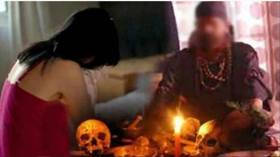'तेरे अंदर भूत है अगर मुक्ति चाहिए तो SEX करना पड़ेगा', तांत्रिक जीजा ने कुंवारी साली का 8 महीने तक किया रेप 'तेरे अंदर भूत है अगर मुक्ति चाहिए तो SEX करना पड़ेगा', तांत्रिक जीजा ने कुंवारी साली का 8 महीने तक...