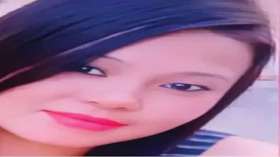 दिल्ली में ब्यूटीशियन का मर्डर, तलाकशुदा महिला ने किचन वाले चाकू से मारकर छत पर फेंक दी लाश दिल्ली में ब्यूटीशियन का मर्डर, तलाकशुदा महिला ने किचन वाले चाकू से मारकर छत पर फेंक दी लाश