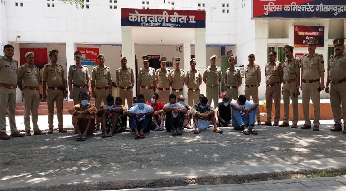 ग्रेटर नोएडा में अवैध रूप से रह रहे दक्षिण अफ्रीकी मूल के 16 नागरिक गिरफ्तार, छापेमारी जारी जांच में जुटी पुलिस