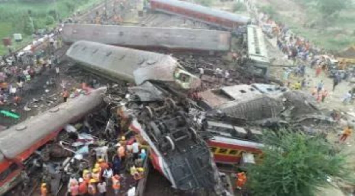 Odisha coromondel express train : मुख्यमंत्री पटनायक ने भीषण ट्रेन हादसे के मद्देनजर एक दिवसीय राजकीय शोक की घोषणा की Odisha Coromondel Express Train