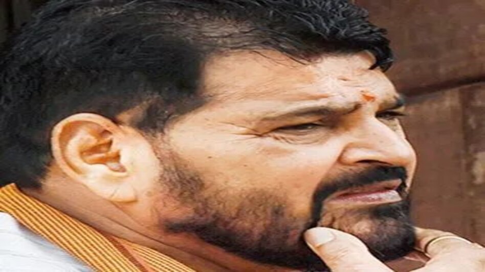 बृजभूषण सिंह को बड़ी राहत, नाबालिग ने वापस लिया केस! फिर पहले क्यों दर्ज करवाया था? बृजभूषण सिंह को बड़ी राहत, नाबालिग ने वापस लिया केस! फिर पहले क्यों दर्ज करवाया था?