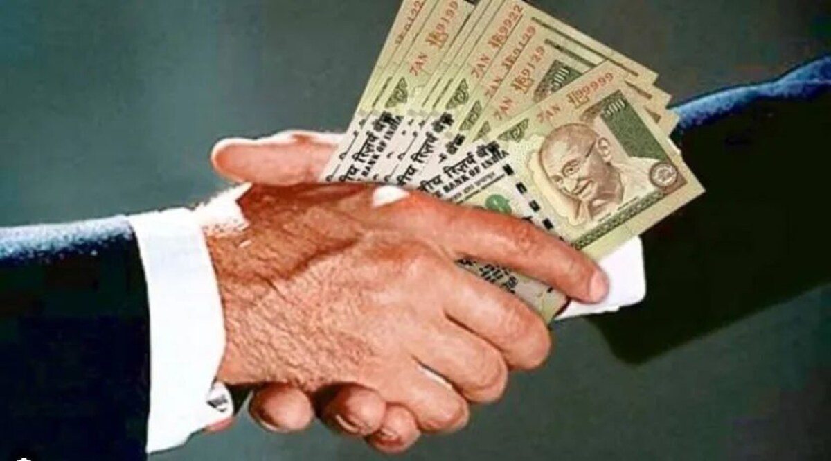 मुंबई में हीरा व्यापारी से 5.37 करोड़ रुपये की ठगी, तीन के खिलाफ केस जांच में जुटी पुलिस