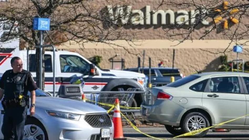 ग्रेजुएशन सेरेमॉनी के दौरान स्कूल में शूटआउट, मौके पर तोड़ा दो ने दम, सात पहुँचे अस्पताल ग्रेजुएशन सेरेमॉनी के दौरान स्कूल में शूटआउट, मौके पर तोड़ा दो ने दम, सात पहुँचे अस्पताल