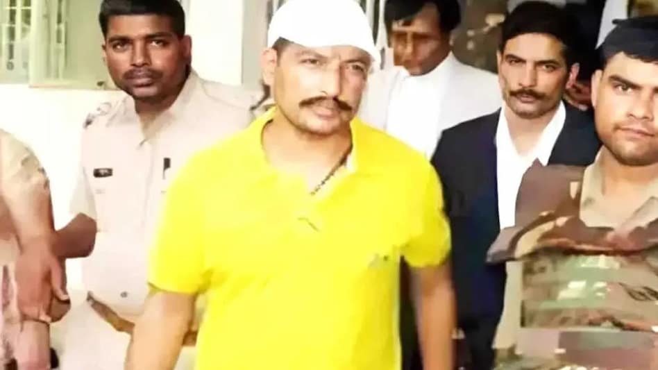 संजीव जीवा के हत्याकांड में फोरेंसिक टीम ने दोहराया क्राइम सीन संजीव जीवा के हत्याकांड में फोरेंसिक टीम ने दोहराया क्राइम सीन