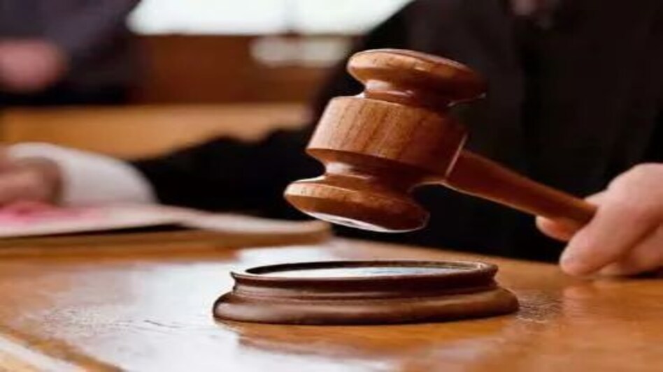 मुंबई की अदालत ने गुजरात के बेस्ट बेकरी भीड़ हमला मामले में दो आरोपियों को बरी किया मुंबई की अदालत ने गुजरात के बेस्ट बेकरी भीड़ हमला मामले में दो आरोपियों को बरी किया