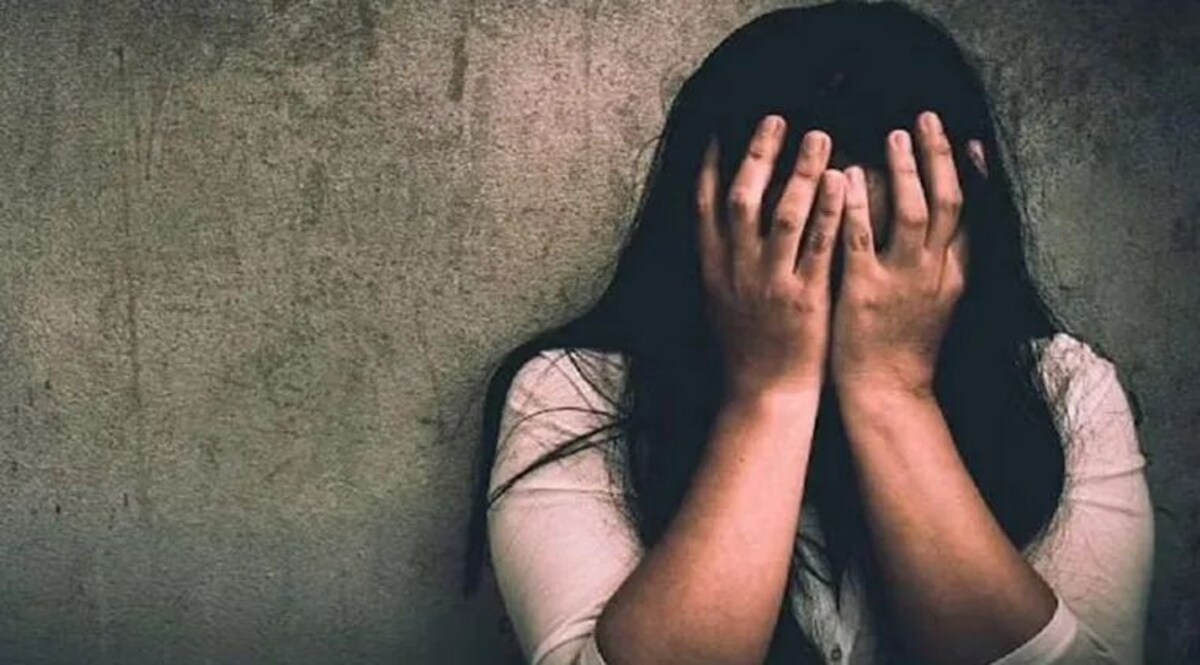 एक्स गर्लफ्रेंड की अश्लील तस्वीरें सोशल मीडिया पर अपलोड कर बोला, मेरी शादी करा दो crime news